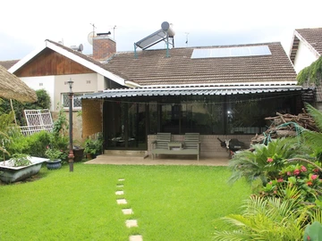 2-Bedroom Garden Flat With Modern Amenities