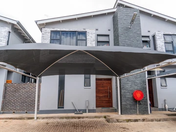 Spacious 3-Bedroom Apartment with Borehole in Avondale