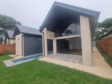 Upmarket Four Bedroom Townhouse Mount Pleasant